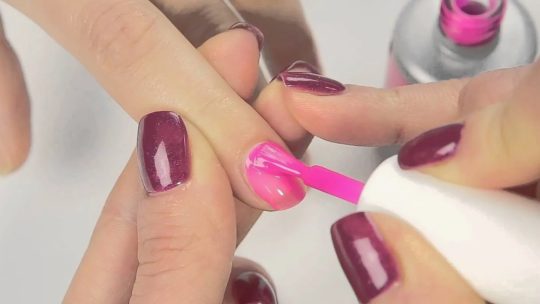 Почему топ для маникюра влияет на стойкость покрытия больше, чем кажется